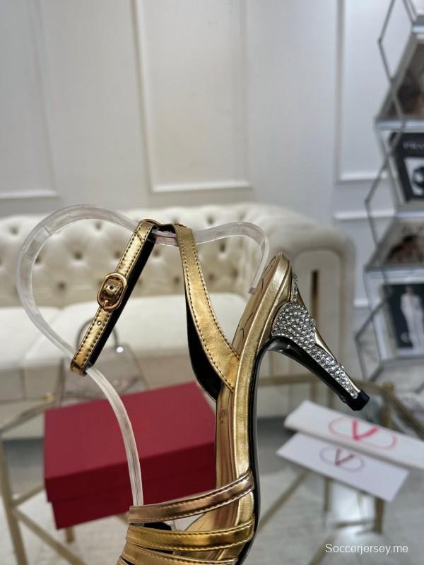 2025 Women Valentino Gold Leather Sandals LY00310