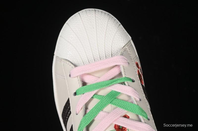 حذاء سوبرستار 2 سنيكرز كاجوال من أديداس سوبرستار 2 بتصميم صدفي - JH7759