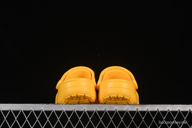 صندل كلاوج كلاسيكي ثنائي الاتجاه من كروكس - B.D4