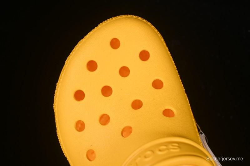 صندل كلاوج كلاسيكي ثنائي الاتجاه من كروكس - B.D4