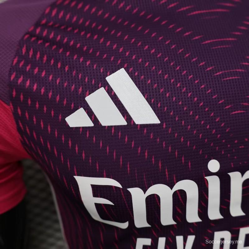 إصدار اللاعب 25/26 قميص ريال مدريد باللون الوردي الأرجواني مع قميص بنمط موجة هندسية