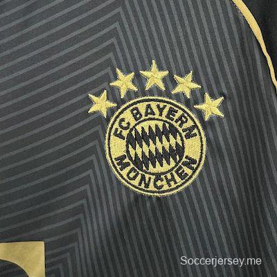 2025/25/26 قميص بايرن ميونيخ بايرن ميونيخ أسود اللون الذهبي إصدار خاص