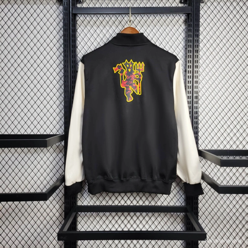 25/26 جاكيت مانشستر يونايتد أسود/سترة واقية من الرياح أبيض/أسود