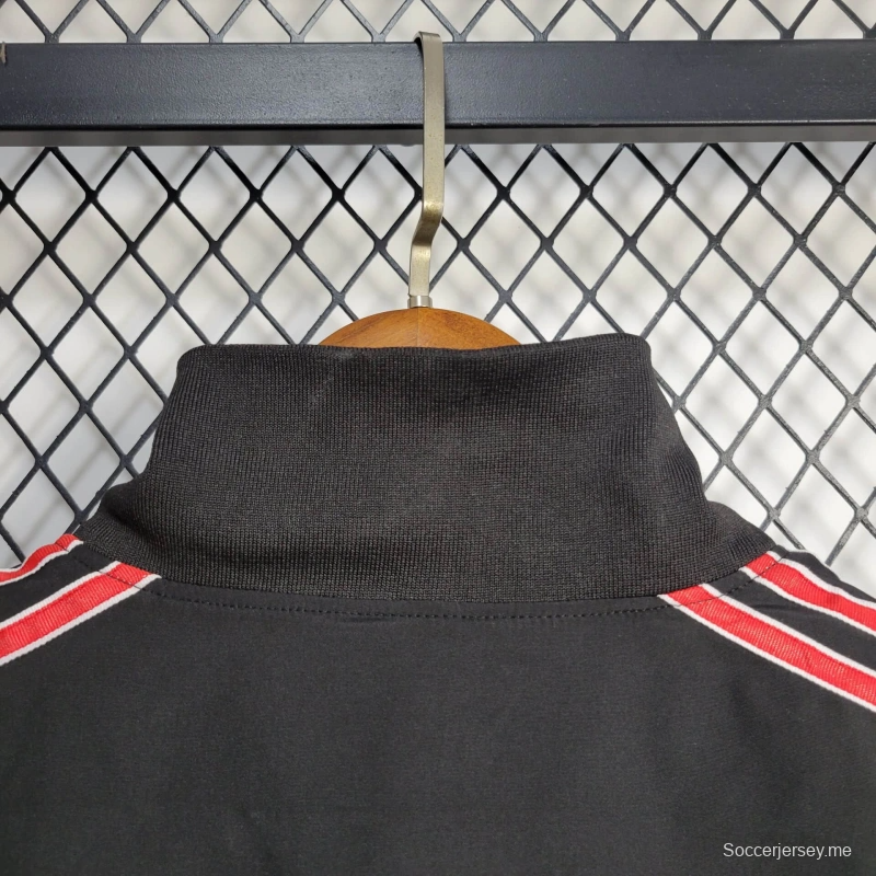 25/26 جاكيت مانشستر يونايتد سترة واقية من الرياح أسود