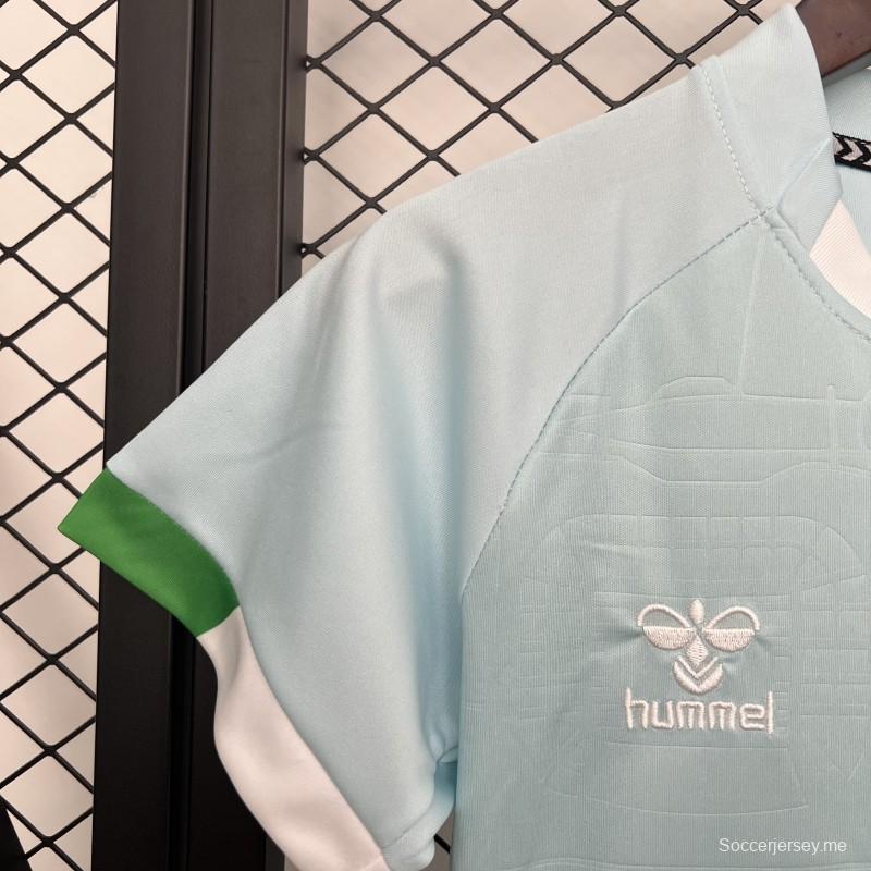 25/26 ريال بيتيس خارج أرضه 16-28 جيرسي