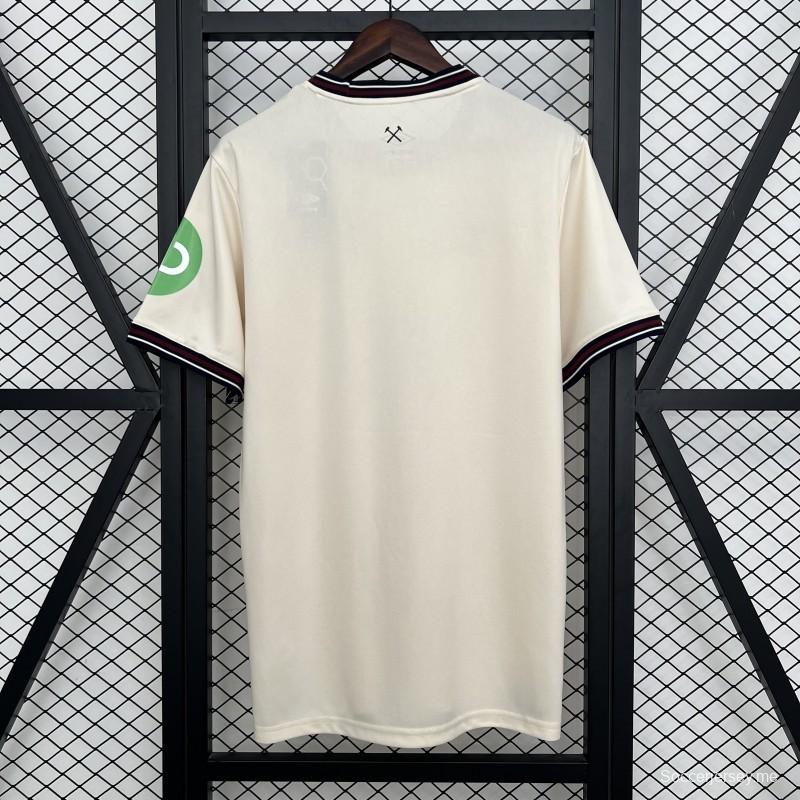 25/26 قميص وست هام يونايتد خارج ملعبه 25/26