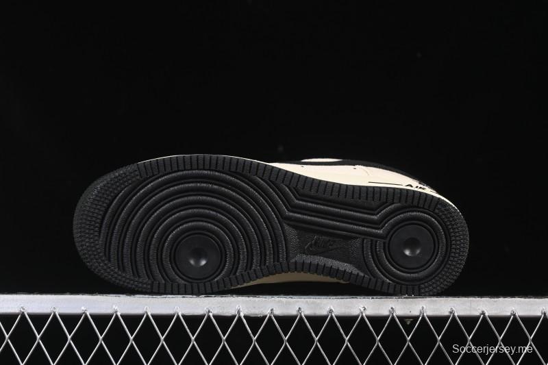 حذاء نايك اير فورس 1 '07 منخفض من نايك اير فورس 1 '07 ستوسي كولابوريشن باللون البيج أسود كانفاس كاجوال - XX3168-155