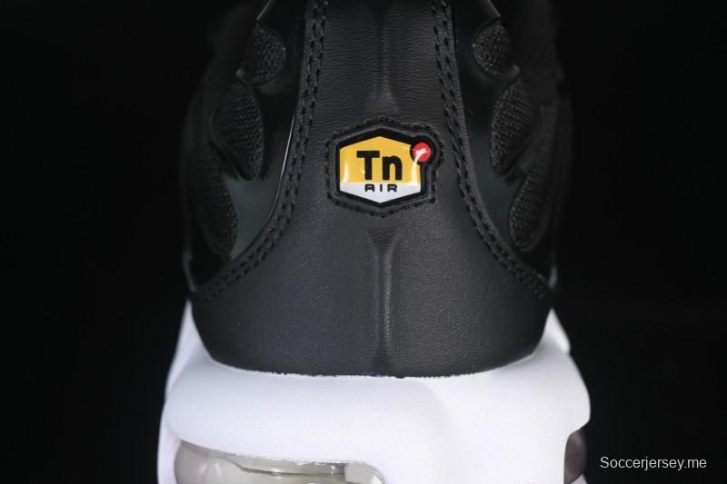 حذاء الجري اير ماكس بلس ريترو من نايك بتقنية الوسادة الهوائية - DM2362-001