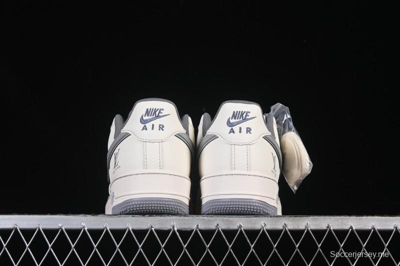 حذاء نايك اير فورس 1 '07 منخفض LV Collaboration LV Collaboration مطبوع عليه شارة بيج اللون البيج، حذاء رياضي كاجوال منخفض - HH7518-079