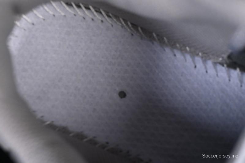 حذاء رياضي كاجوال خفيف الوزن من أديداس نيويورك MLB Trophy Runner الرياضي - 3ARNR055N50SIS