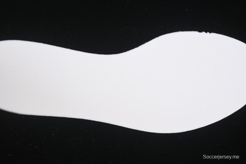 حذاء الجري اديزيرو ايفو اس ال من اديداس بتصميم خفيف الوزن للغاية وقابل للتنفس - JP7148