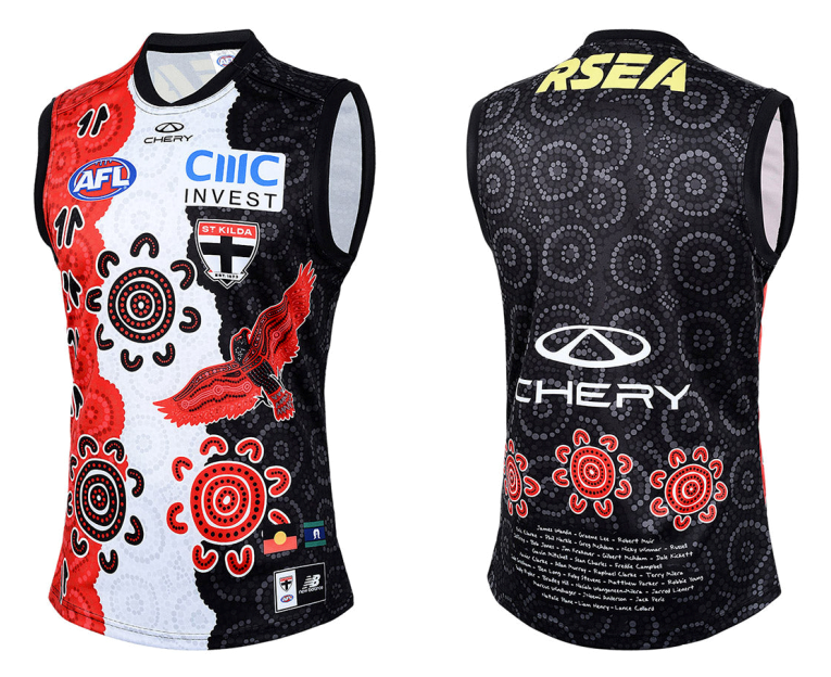 25/26 قميص سانت كيلدا ساينتس أبيض بتصميم فني للسكان الأصليين