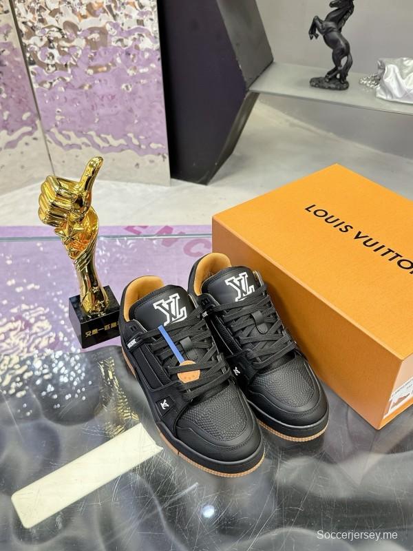 حذاء سنيكرز LV من لويس فويتون LV Trainer Maxi بتفاصيل مونوغرام - AS00360