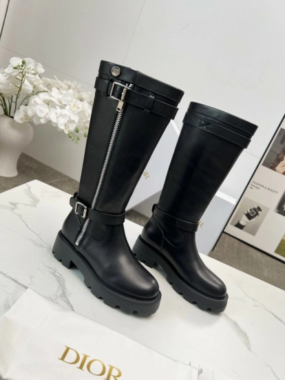 حذاء ديور 2025/SS من ديور 2025/SS من الطراز البريطاني القديم بروغ على طراز الفارس الجديد - LY00460
