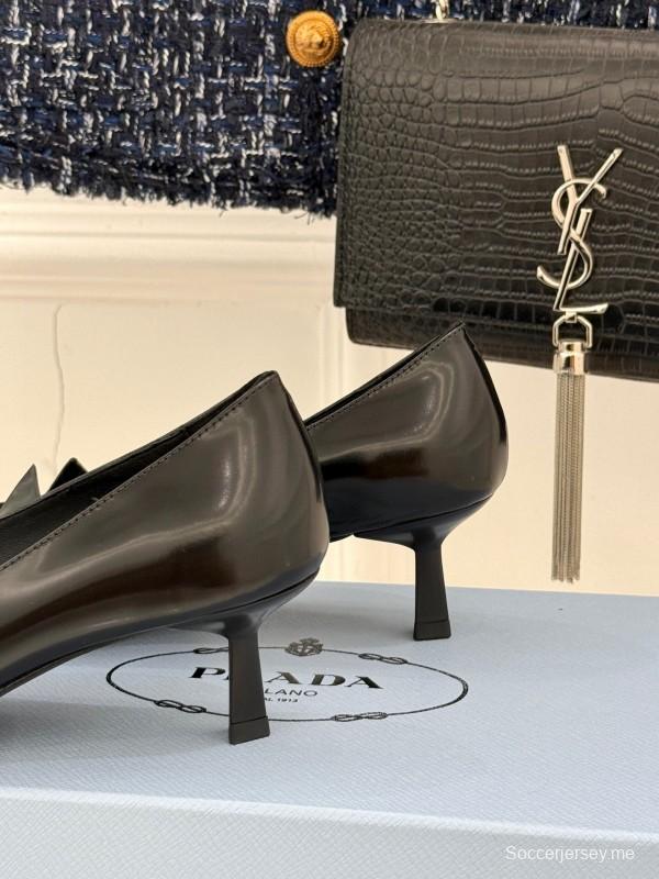 برادا 2025 برادا 2025 حذاء فردي بكعب مدبب من الأمام بكعب واحد - KFY00310