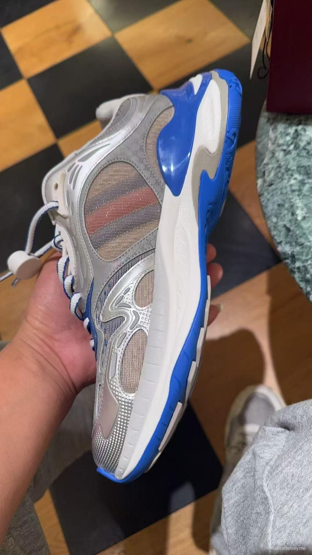 حذاء رياضي 2.0 من غوتشي بخطوط عاكسة وتصميم قديم - AS00450