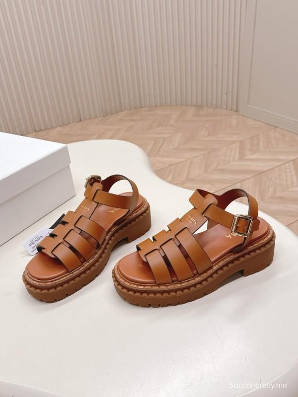 برادا صندل روماني ذو كعب منخفض لربيع وصيف 2025 لربيع وصيف 2025 - LY00290