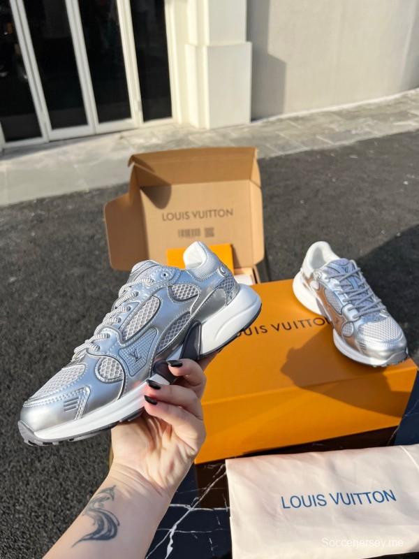 حذاء جري كاجوال من سلسلة أولمبيا من لويس فويتون بنقشة مونوغرام - AS00320