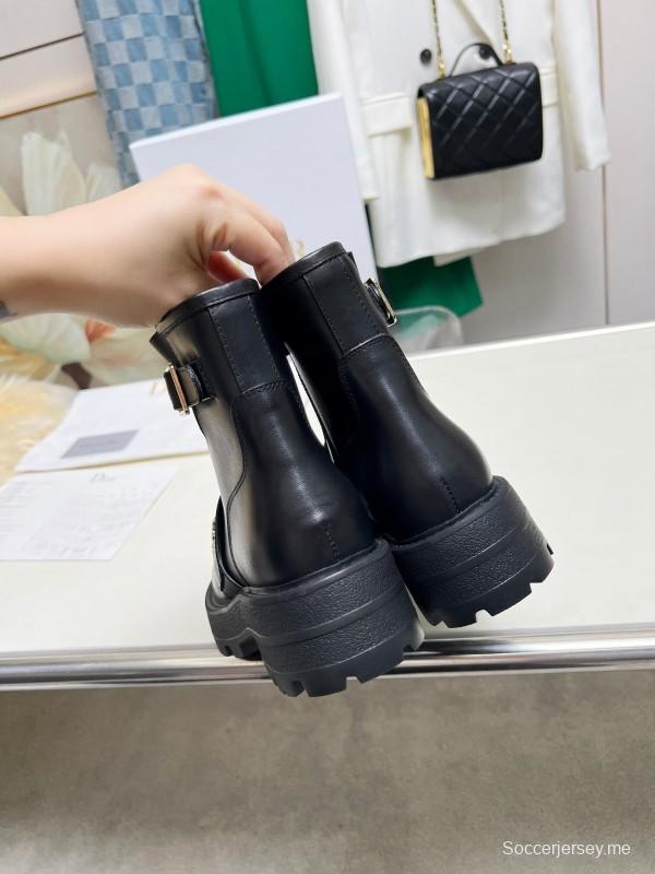 ديور 2025/2025/SS حذاء مارتن بلاتفورم ذو الرقبة العالية من ديور 2025/SS جديد خريف وشتاء بريطاني الطراز - LY00330