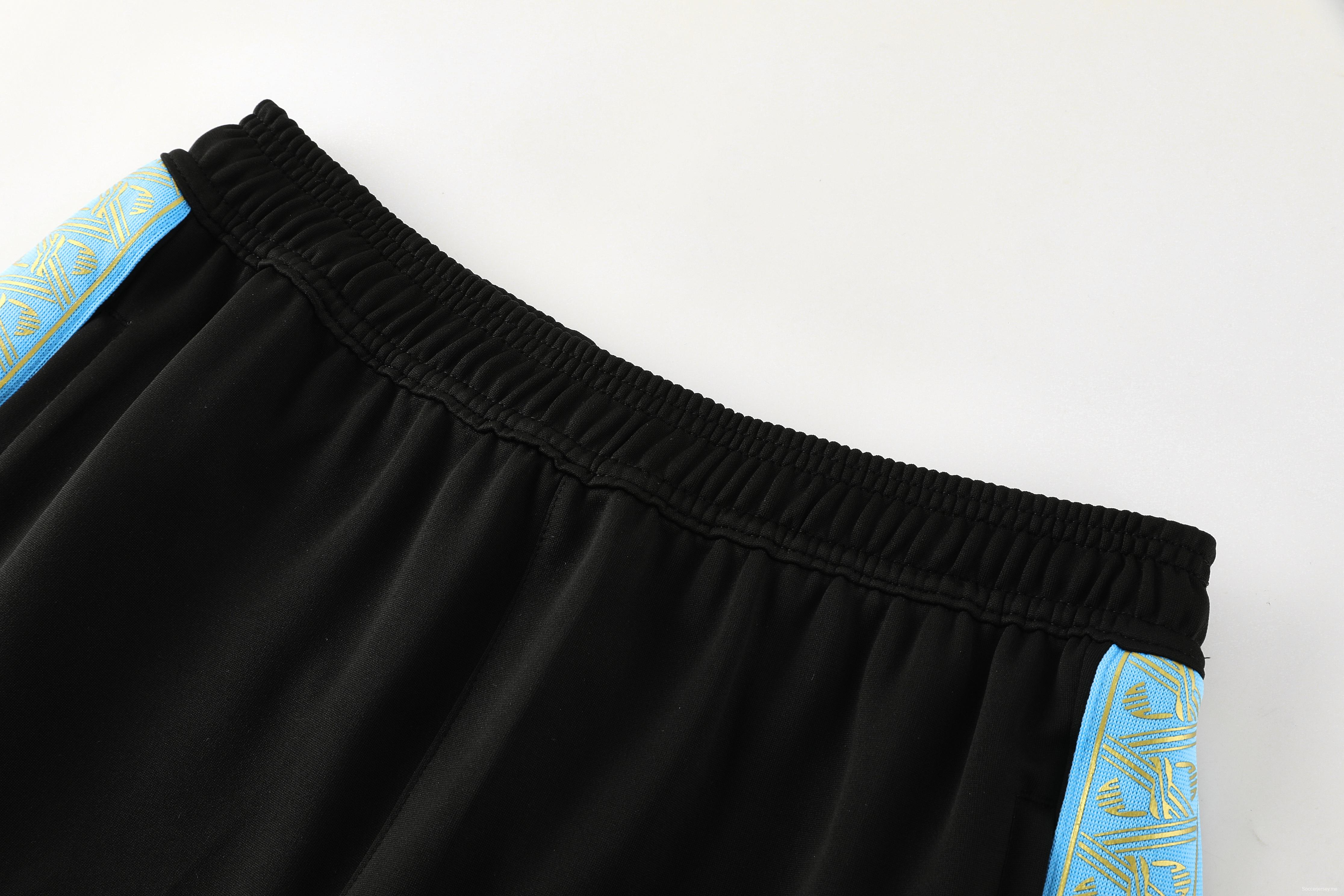 25/26 أولمبيك مارسيليا سترة رياضية سوداء بسحاب كامل + بنطلون طويل + سترة رياضية سوداء