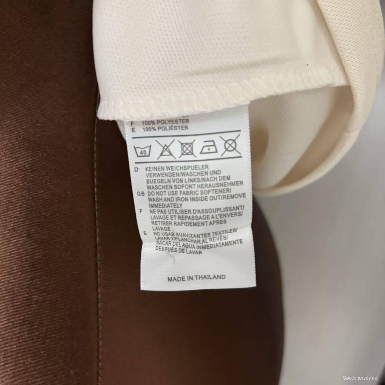 25/26 قميص ليفربول للسيدات خارج الملعب