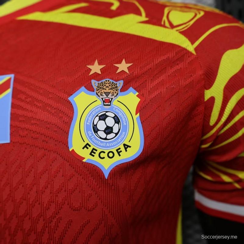 نسخة اللاعب 2026 قميص جمهورية الكونغو الديمقراطية خارج الديار باللون الأحمر والأصفر الملتهب