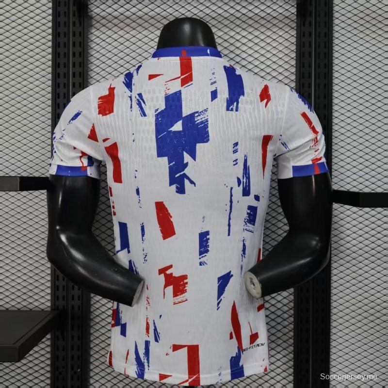 2026 نسخة اللاعبين فرنسا قميص خاص باللون الأبيض مع لمسات باللونين الأزرق والأحمر