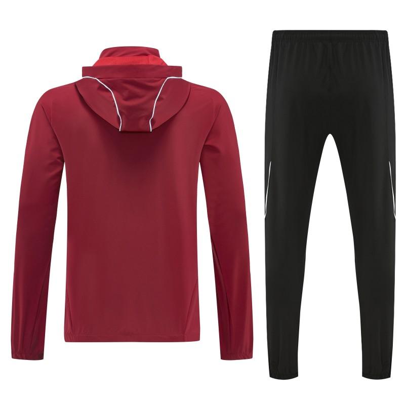 26/27 طقم رياضي من أديداس: سترة بقلنسوة وسحاب كامل باللون الأحمر + بنطال طويل باللون الأسود