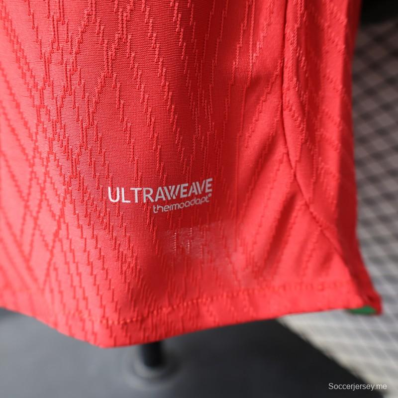 قميص الفريق الأول للمغرب باللونين الأحمر والأخضر، موسم 2026/2027