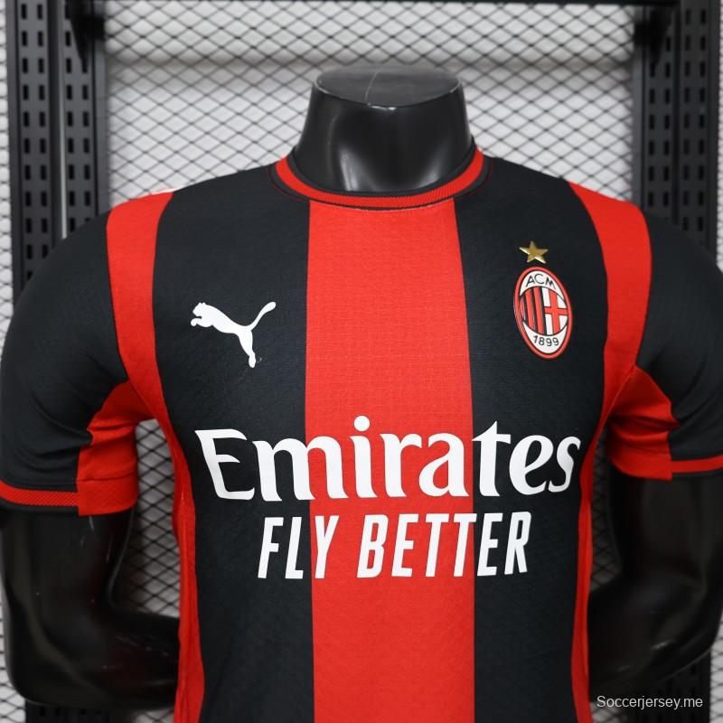 قميص اللاعب الرئيسي لميلان (AC Milan) للموسم 2026/2027 باللونين الأحمر والأسود مع خطوط عمودية