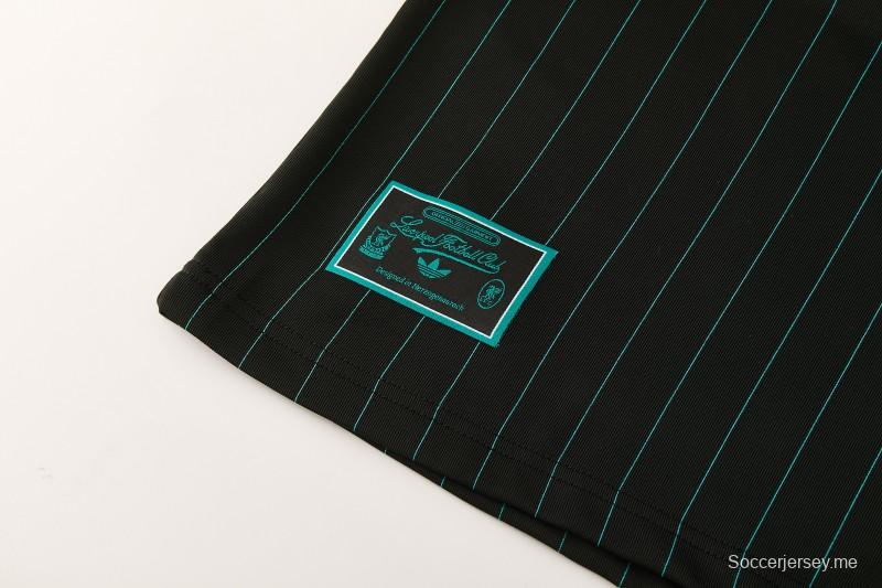 26/27  ليفربول  قميص أسود بأكمام قصيرة + شورت كرة قدم