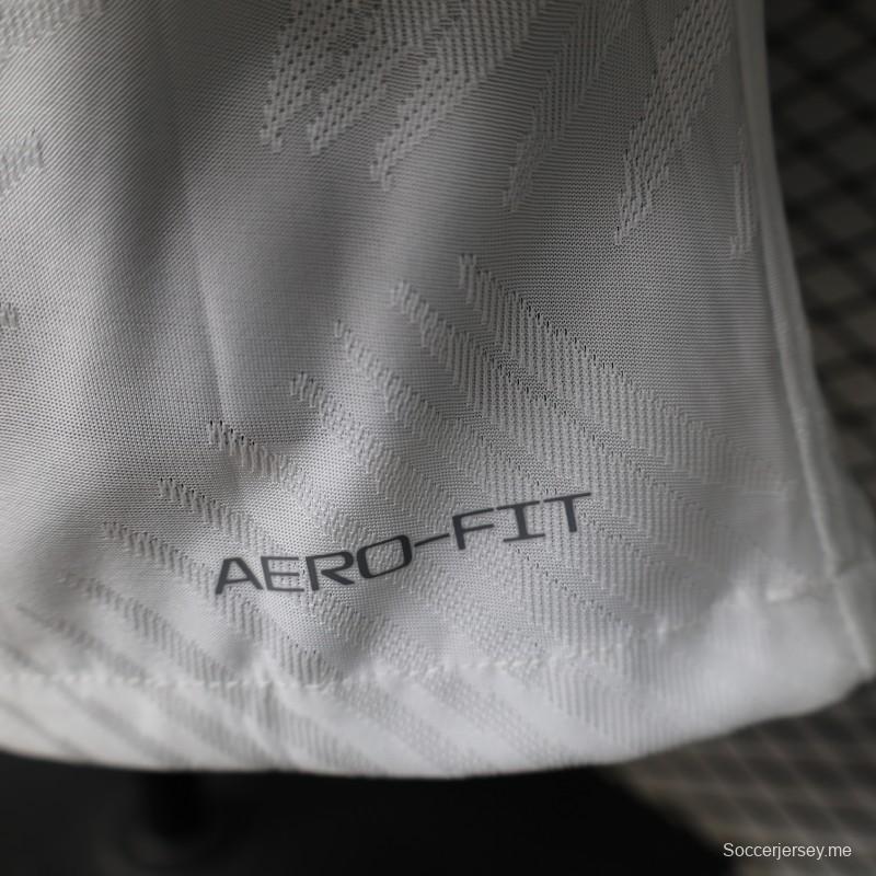 قميص اللاعب الإصدار 2026 باللون الأبيض بنمط أوراق النخيل، إصدار خاص