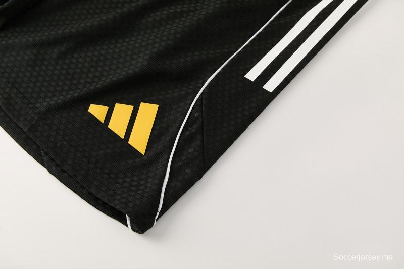 26/27  ريال مدريد أسود × مارفل  قميص بأكمام قصيرة + شورت كرة قدم