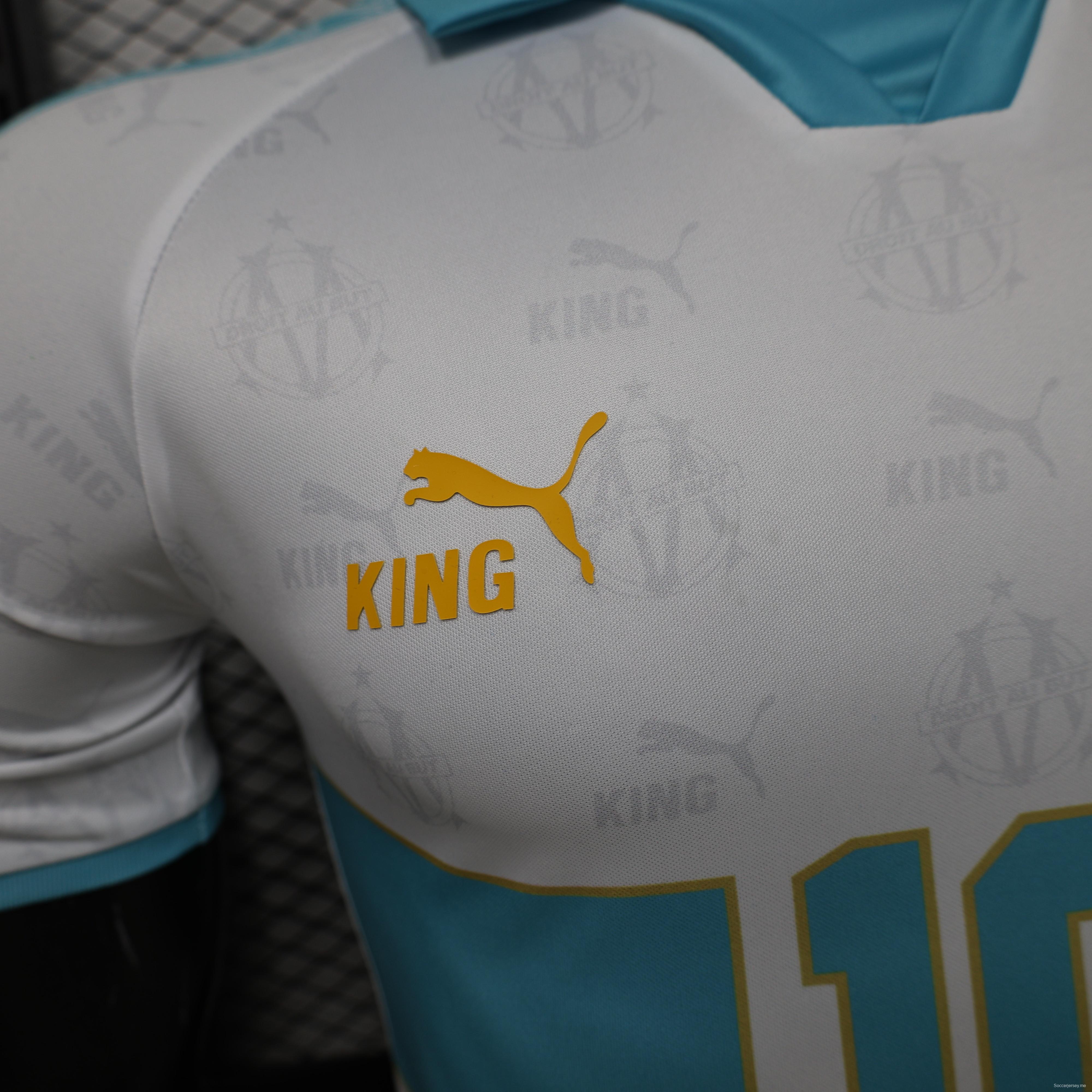 قميص اللاعب إصدار 26/27، أولمبيك مرسيليا، أبيض مع أزرق سماوي، إصدار خاص