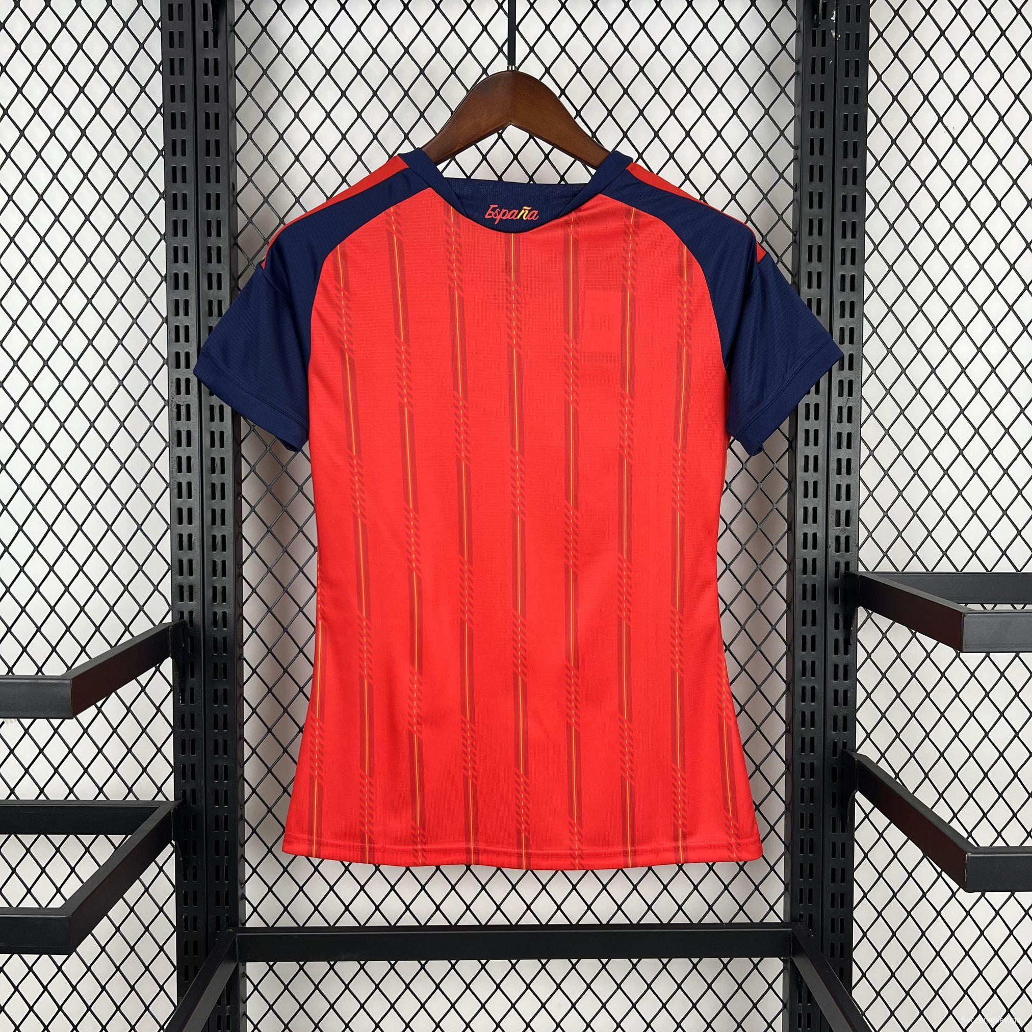 قميص المنتخب الإسباني للسيدات في كأس العالم 2026 (للمباريات على أرضه)