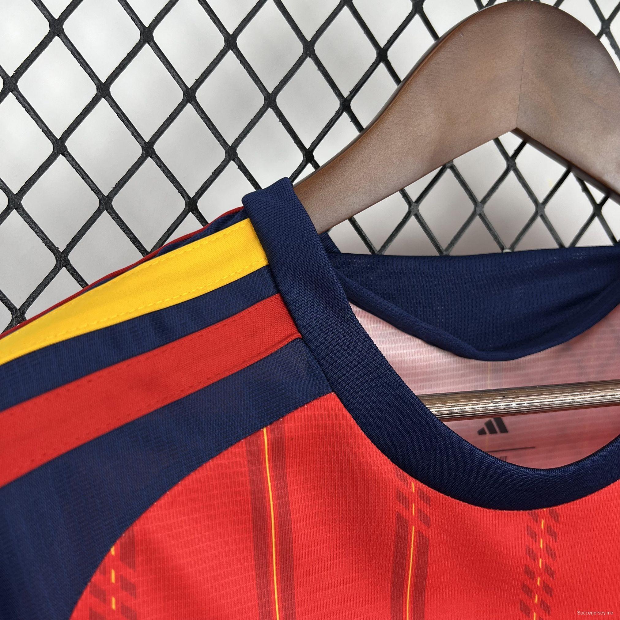 قميص المنتخب الإسباني للسيدات في كأس العالم 2026 (للمباريات على أرضه)