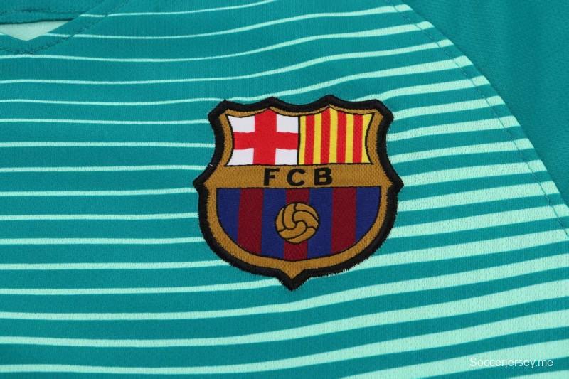 قميص برشلونة الثالث للخارج لموسم 2016/2017 بتصميم كلاسيكي