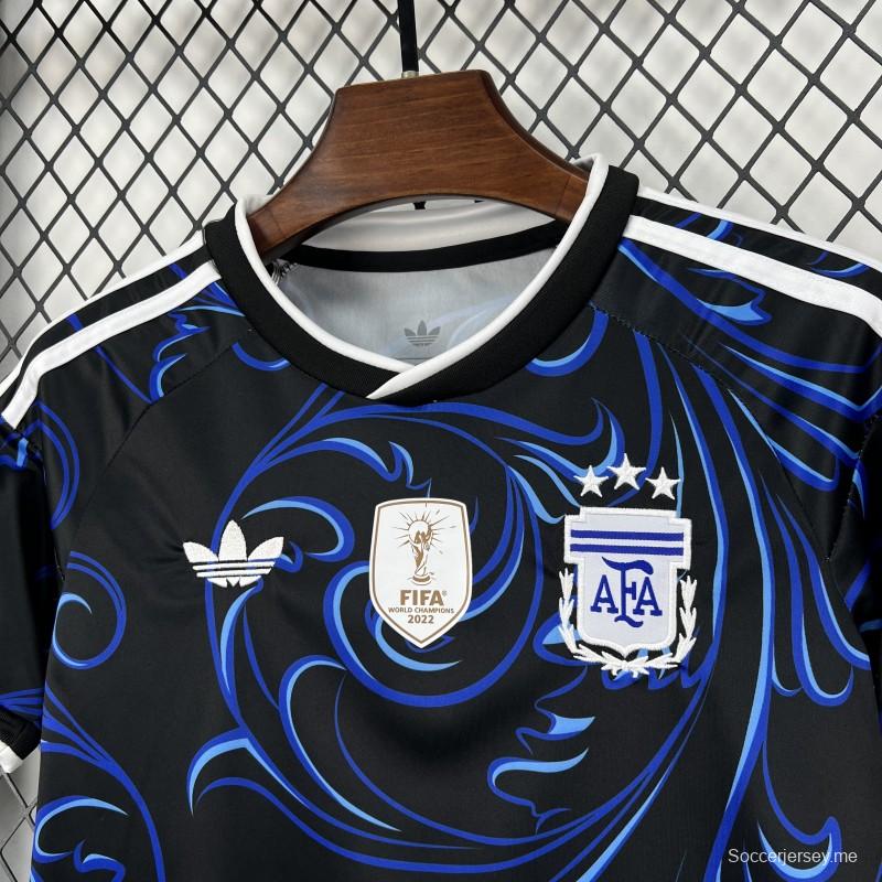 الزي الخارجي لمنتخب الأرجنتين للأطفال في كأس العالم 2026