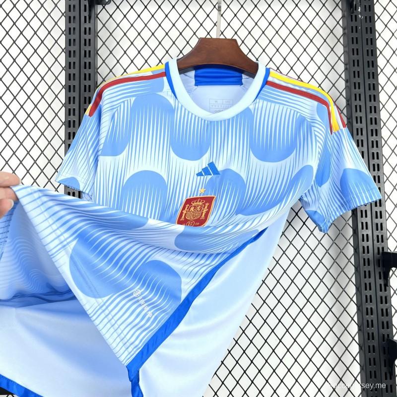 قميص إسبانيا للعب خارج أرضها في كأس العالم 2022 بطراز رجعي