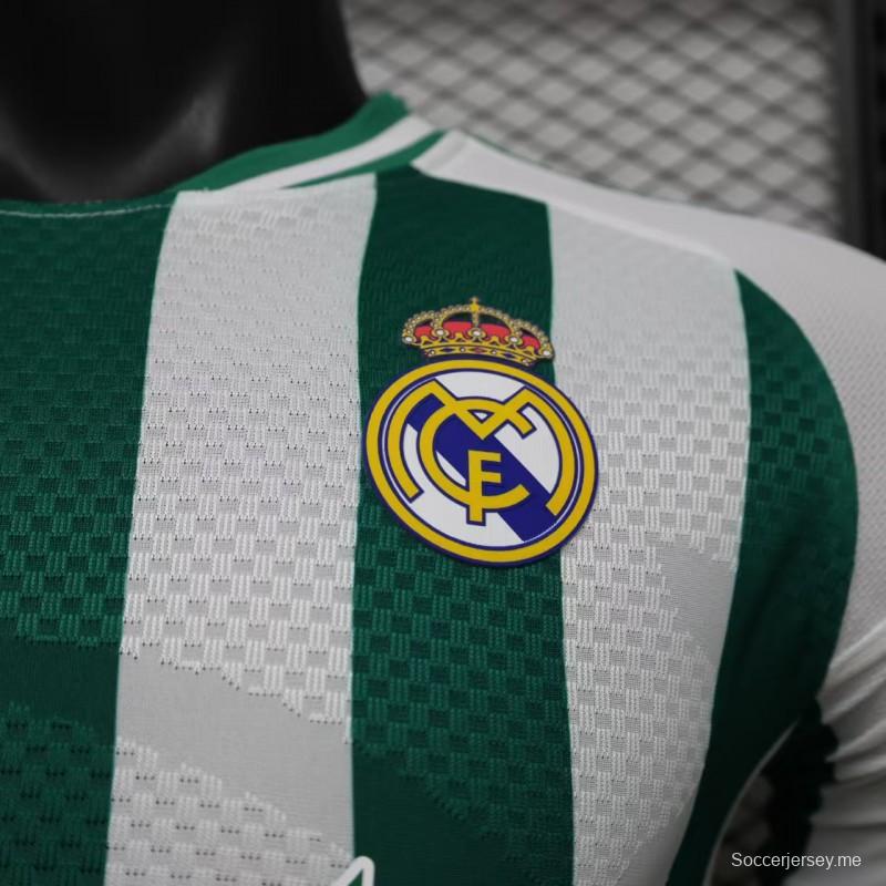 قميص اللاعب الإصدار 26/27، ريال مدريد، أخضر وأبيض مخطط، إصدار خاص