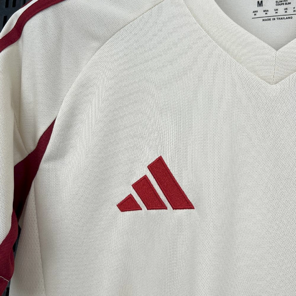 2025/25/26 قميص ليفربول خارجي