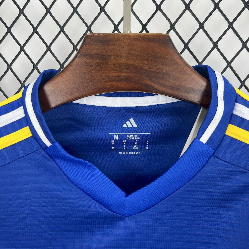 2025/26 قميص ليدز يونايتد إف سي 2025/26 خارج ملعبه