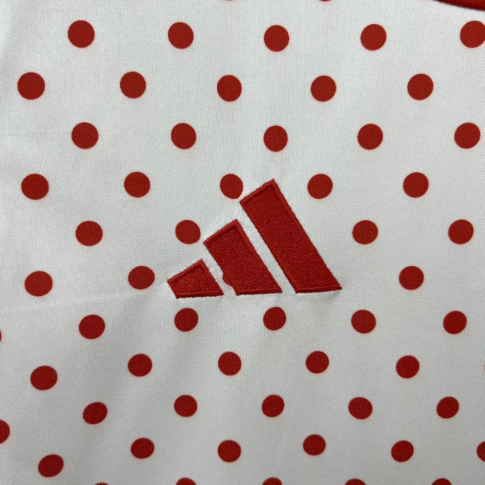 2025/26 قميص أبيض للرجال لنادي إشبيلية للرجال بقميص بريماتشي أبيض