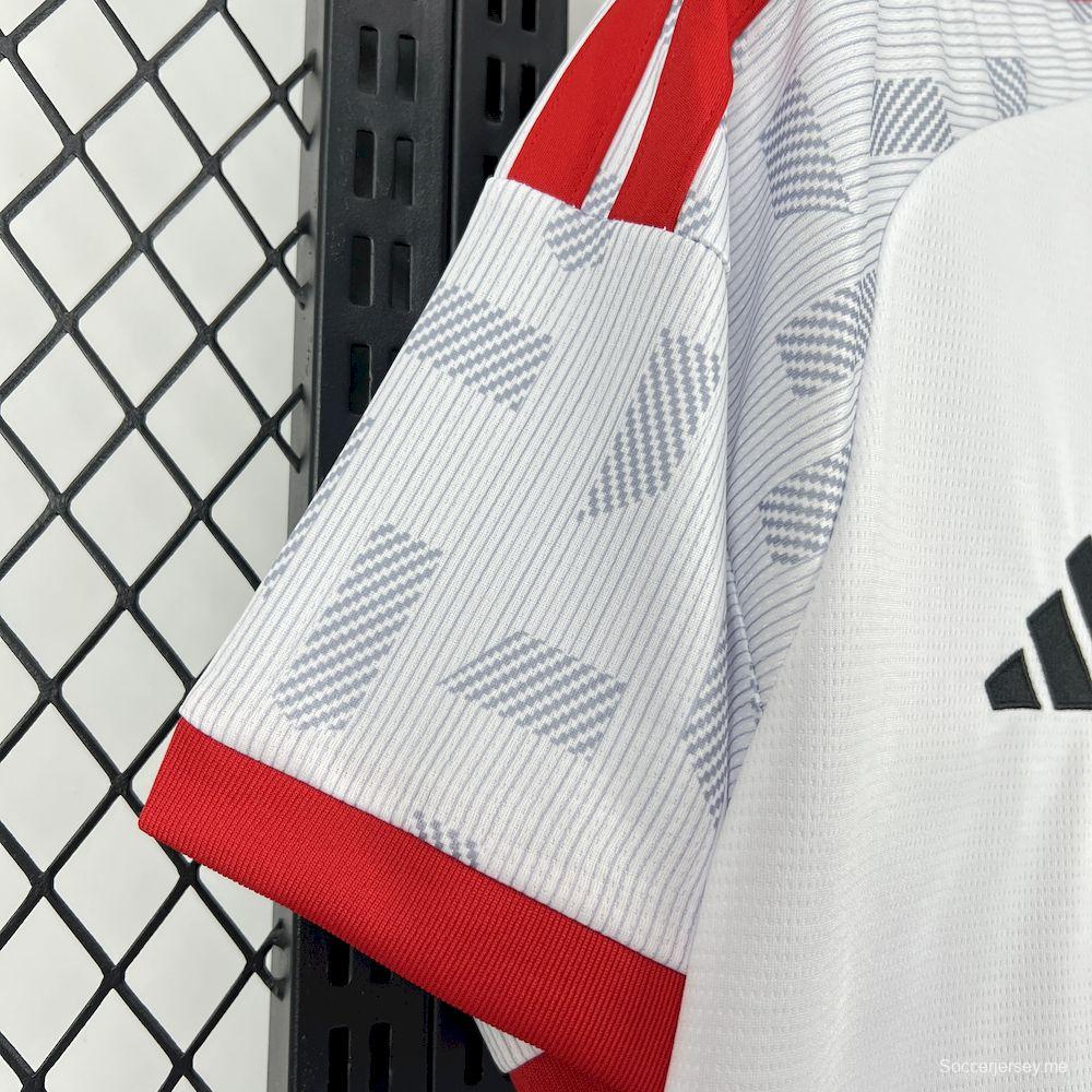 قميص منتخب الإمارات العربية المتحدة للرجال في كأس العالم 2026 للرجال