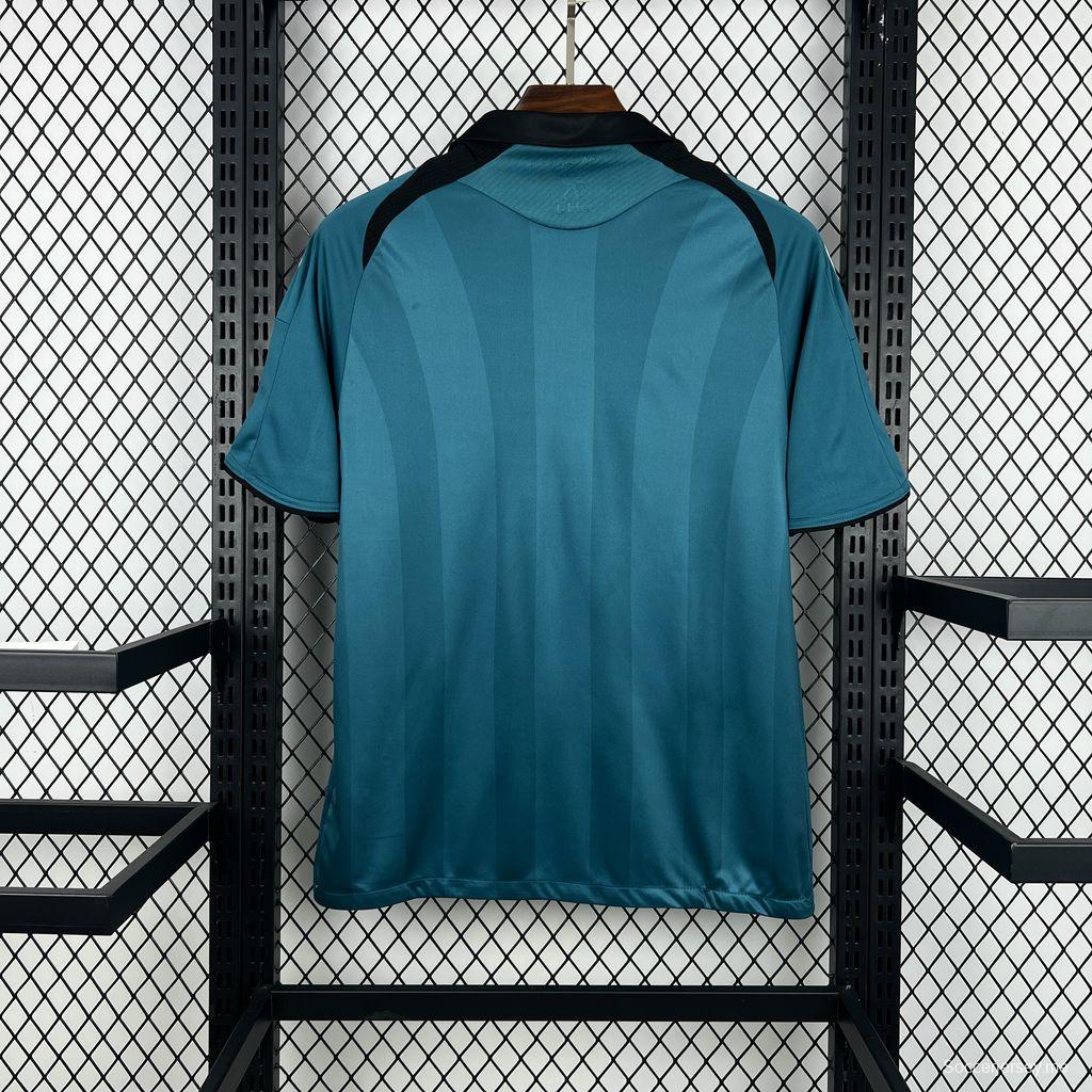 2008/09 قميص ليفربول الثالث الرجعي