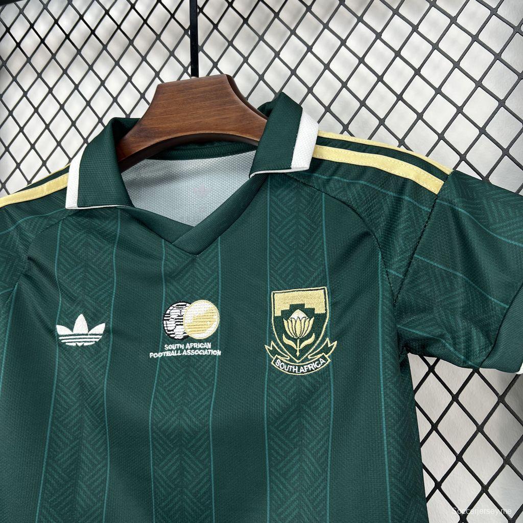 الزي الخارجي لفريق جنوب أفريقيا للأطفال في كأس العالم 2026