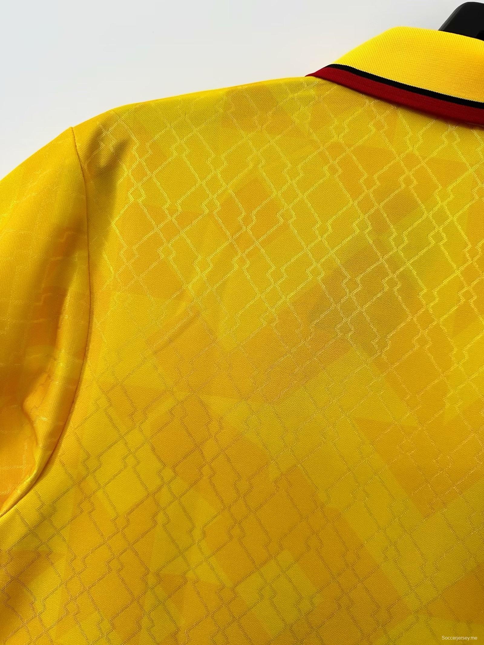 القميص الأصفر الثالث لميلان 95/96 ريترو 95/96 ميلان أصفر قديم
