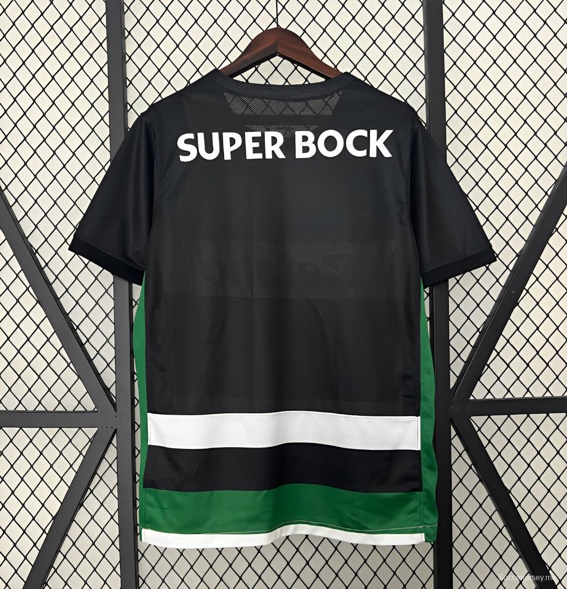 24/25 قميص فريق سبورتينج لشبونة على أرضه
