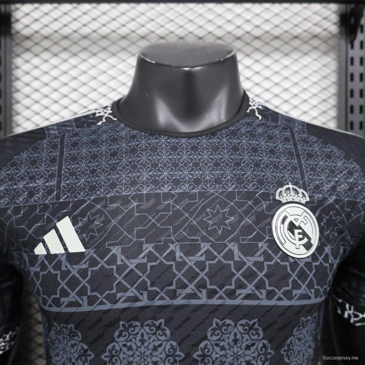 إصدار اللاعب 24/25 قميص ريال مدريد 24/25 قميص ريال مدريد الأسود الخاص
