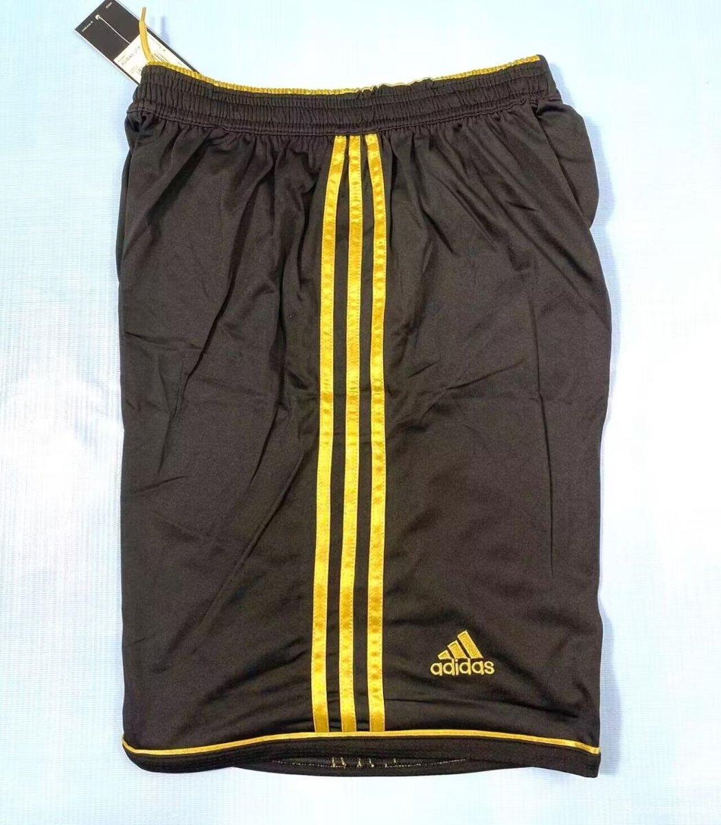 قميص ريترو 11/12 ريال مدريد خارج الديار أسود اللون أسود اللون
